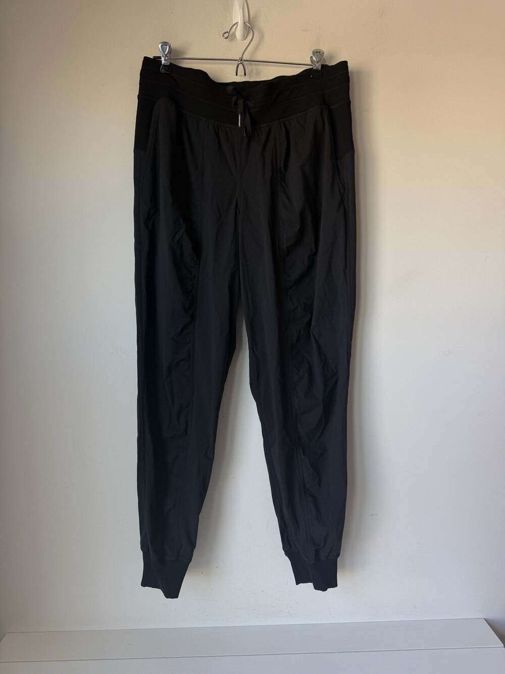 Lululemon Dance Studio High-Rise Jogger Pants Womens Size 10 Black Unlined 28”